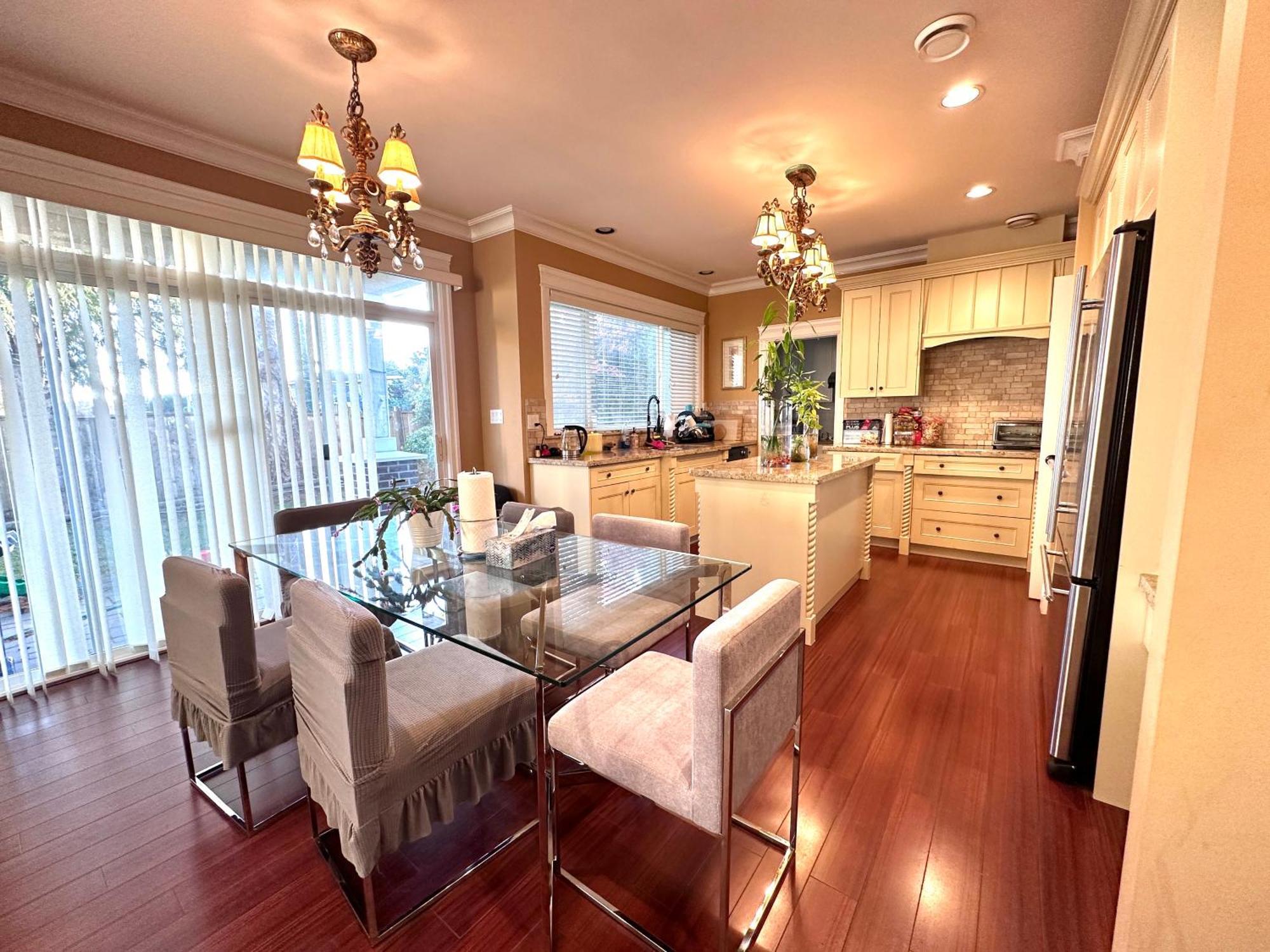 Vancouver Luxury Homestay Ричмънд Екстериор снимка
