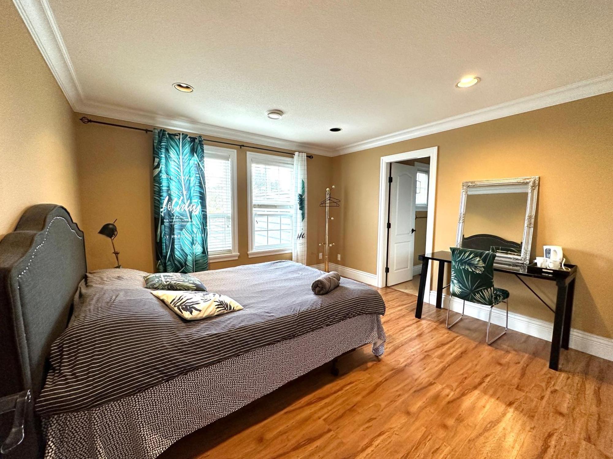 Vancouver Luxury Homestay Ричмънд Екстериор снимка