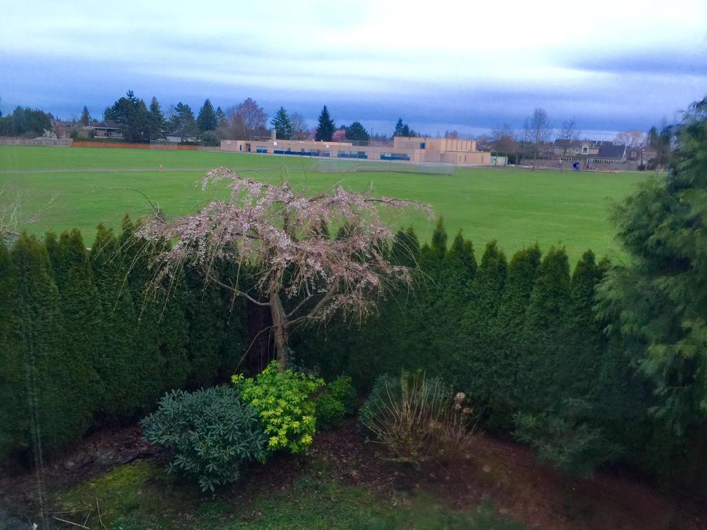 Vancouver Luxury Homestay Ричмънд Екстериор снимка